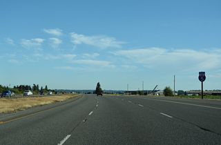 I-5 confirming marker posted south of the half diamond interchange (Exit 224) with Old Highway 99 S (Historic U.S. 99).