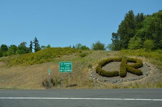 Business Loop I-5 commences northbound along Huntington Avenue from the diamond interchange at Exit 48.