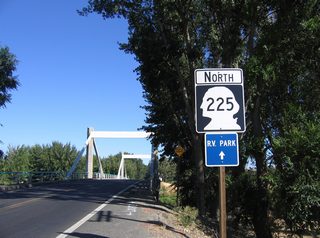 The first shield of SR 225 resides just beyond the split with SR 224 (Kennedy Road).