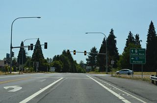 Huntington Avenue extends southwest from SR 504 (Mount St. Helens Way) as Business Loop I-5/SR 411 to the Castle Rock city center. Bypassing the city to the east, I-5 south continues to Kelso and Longview.