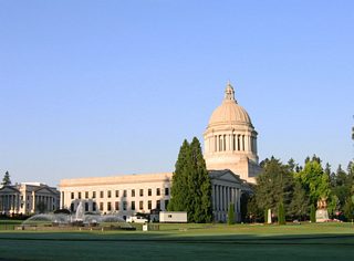 Looking at the State Capitol Dome and Tivoli Fountain from old U.S. 99 (Capitol Way) southbound.