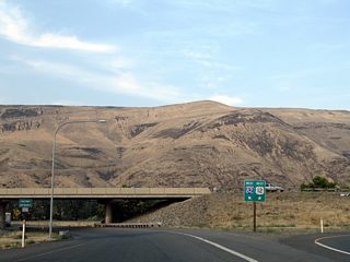 Business Loop I-82 originally merged onto the left side of I-82/U.S. 97 north ahead of the steel truss bridge over the Naches River. I-82/U.S. 97 overlap to Interstate 90 near Ellensburg.