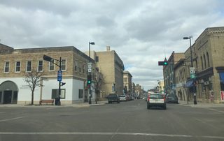 U.S. 10 west / Wis 42 Business north intersect the southbound beginning of U.S. 151 (Washington Street).