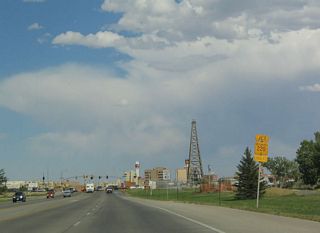Eastbound U.S. 20-26 Business approaches Wyoming 220 (Poplar Street). Follow Poplar Street north to Interstate 25 and U.S. 20-26-87 to bypass the downtown area; follow Poplar Street south to follow Wyoming 220 to join CY Avenue southwest toward Laramie (via Wyoming 487) and Rawlins (via U.S. 287/Wyoming 789).