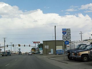 To return to north Interstate 25/U.S. 87 and U.S. 20-26 west , turn left from Yellowstone Highway onto northbound Beverly Street. You can connect to northbound Interstate 25 by continuing straight on Yellowstone Highway, but that route is far less direct. Interstate 25 and U.S. 87 travel north to Buffalo; U.S. 87 continues  from there and passes Sheridan before entering the Treasure State of Montana.