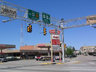 At the main Torrington intersection is this traffic signal as seen from westbound U.S. 26 as the highway reaches the junction with U.S. 85 south. Follow U.S. 85 south to Cheyenne as well as the small Goshen County towns of Veteran, Yoer, Huntley, and Morrill via ancillary routes Wyoming 92 and Wyoming 154.